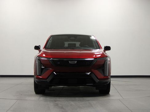 Used 2025 Cadillac Optiq Sport 2 w/ LPO, Floor Liner Package image 9