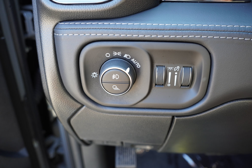 Used 2026 RAM 2500 Limited AWD/4WD image 28