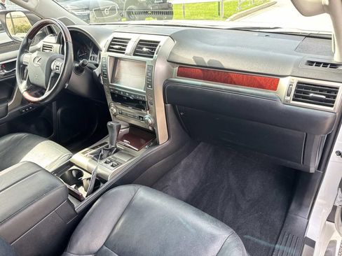 Used 2018 Lexus GX 460 Premium w/ Premium Package AWD/4WD image 15