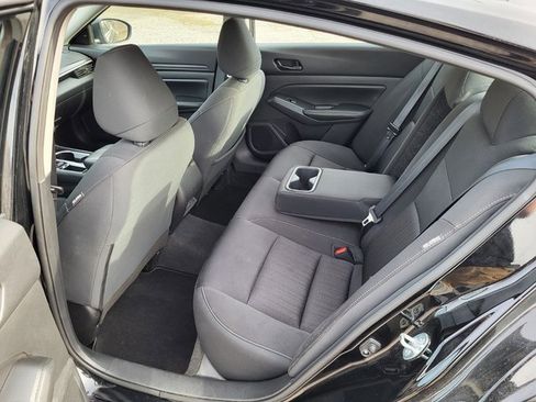 Used 2024 Nissan Altima 2.5 SV image 13