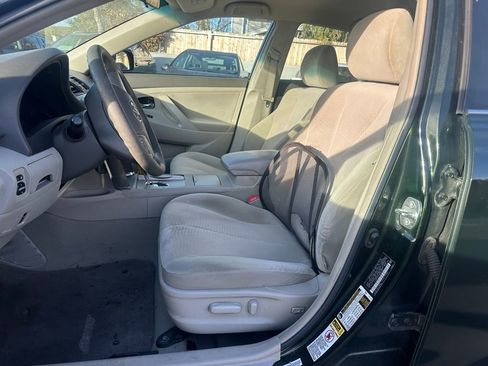 Used 2010 Toyota Camry LE image 8