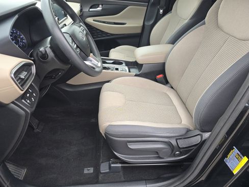 Used 2019 Hyundai Santa Fe SE image 17