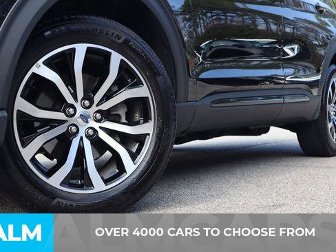 Used 2025 Ford Explorer ST-Line AWD/4WD image 2