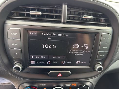 Used 2024 Kia Soul LX w/ Option Group 015 FWD image 16
