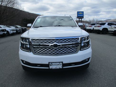 Used 2019 Chevrolet Tahoe LT w/ LT Signature Package image 2