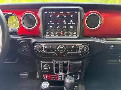 Used 2022 Jeep Wrangler Unlimited Rubicon w/ Dual Top Group AWD/4WD image 21