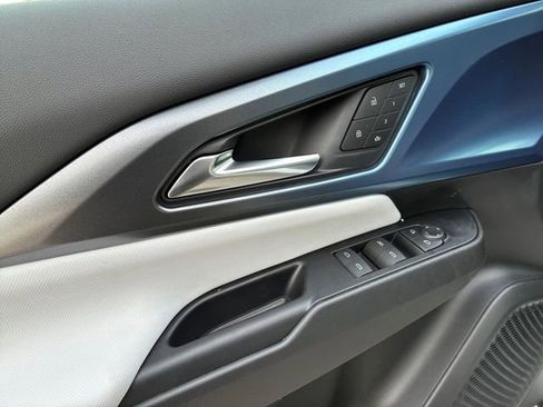 New 2026 Chevrolet Equinox EV LT image 12