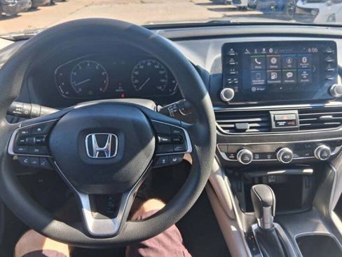 Used 2018 Honda Accord EX image 20