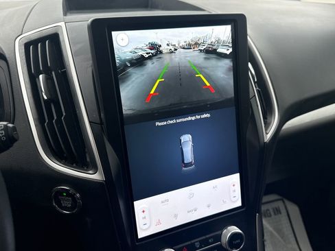 Used 2024 Ford Edge SEL image 35