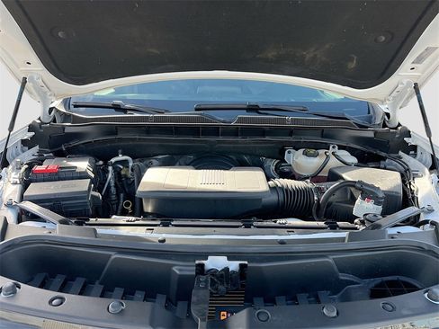 Used 2022 Chevrolet Suburban RST w/ Luxury Package image 32