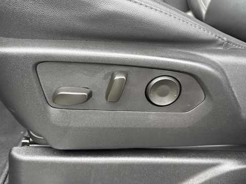 Used 2025 Chevrolet Tahoe Z71 image 14