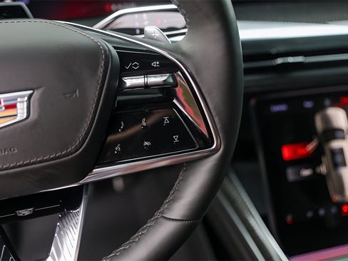 Certified 2025 Cadillac Escalade ESV V image 13