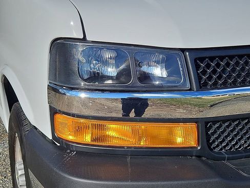 Used 2024 Chevrolet Express 2500 w/ Driver Convenience Package image 29