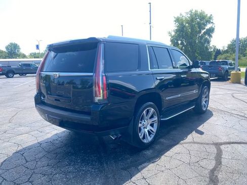 Used 2017 Cadillac Escalade Luxury AWD/4WD image 8