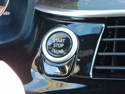 Used 2022 BMW 540i xDrive w/ Executive Package image 27