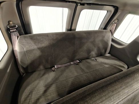 Used 2001 Ford E-350 and Econoline 350 XLT image 21