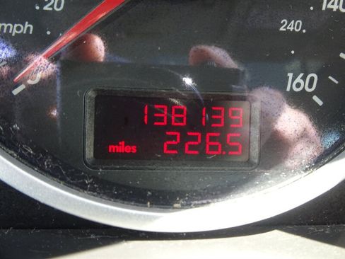 Used 2004 Volkswagen Touareg V6 AWD/4WD image 17