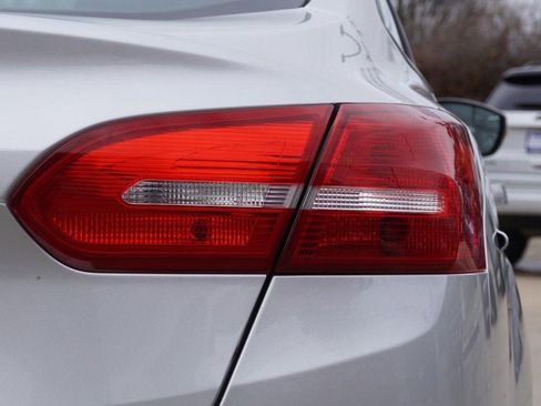 Used 2018 Ford Focus SE w/ Cold Weather Package image 16