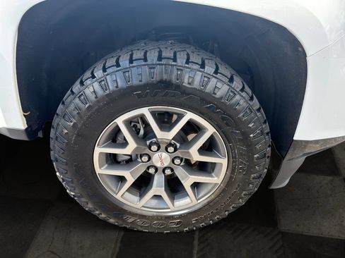 Certified 2022 GMC Canyon AT4 w/ Trailering Package AWD/4WD image 11