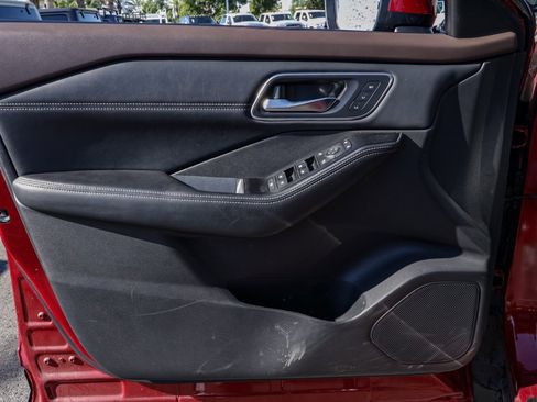 Used 2023 Nissan Rogue Platinum w/ Platinum Premium Package image 14