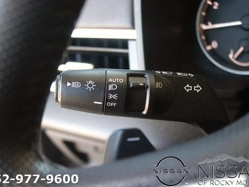 Used 2025 Mitsubishi Outlander SE AWD/4WD image 26