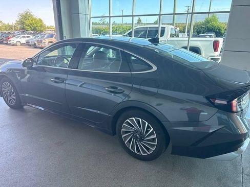 Used 2025 Hyundai Sonata Limited FWD image 8