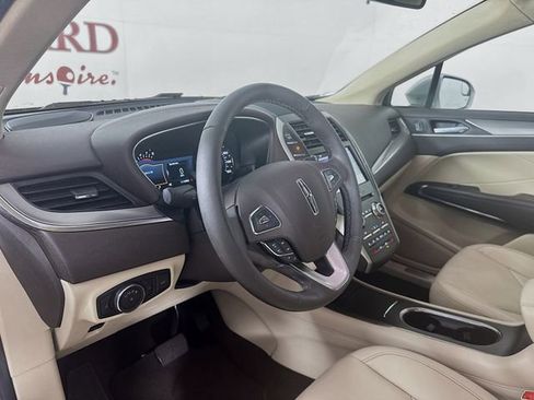 Used 2017 Lincoln MKC Premiere image 11