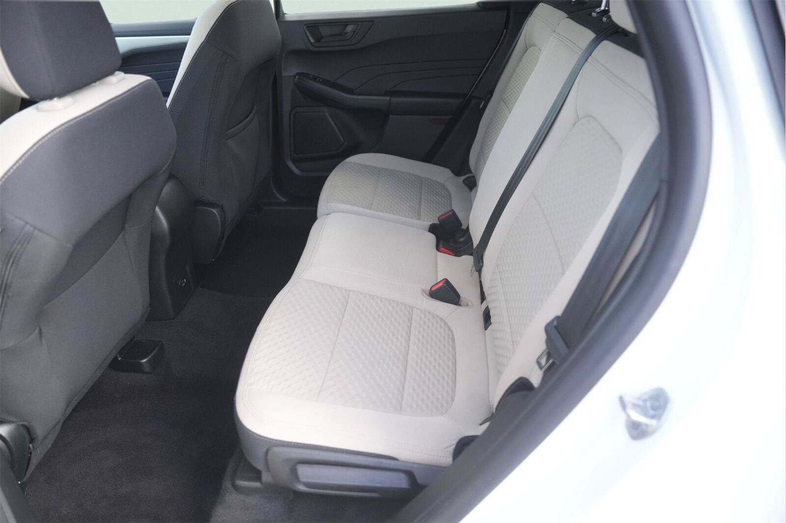 Used 2022 Ford Escape SE FWD image 12