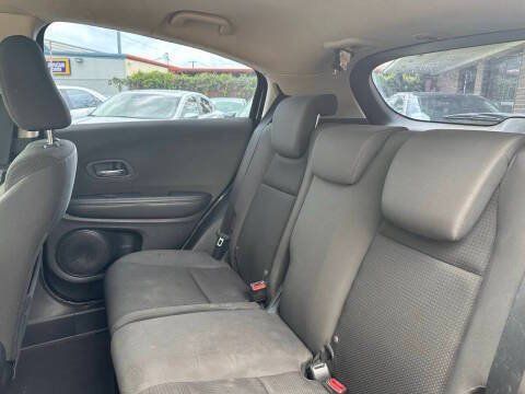 Used 2019 Honda HR-V LX image 22