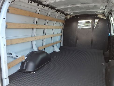 Used 2024 Chevrolet Express 2500 w/ Driver Convenience Package image 18