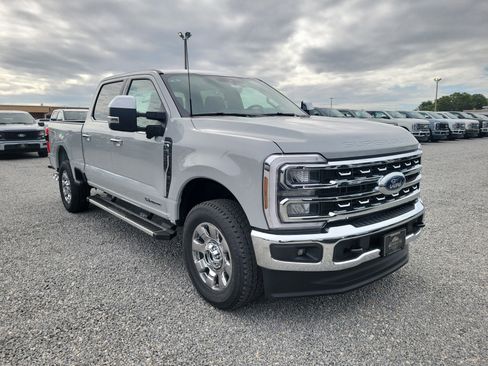New 2026 Ford F250 Lariat w/ Chrome Package image 2