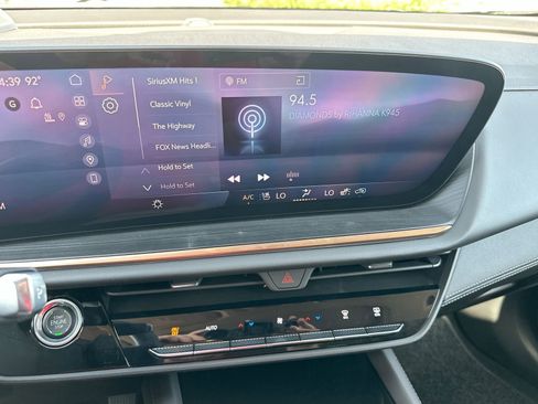 New 2025 Buick Envision Avenir image 16