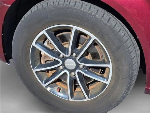 Used 2018 Dodge Grand Caravan GT image 13