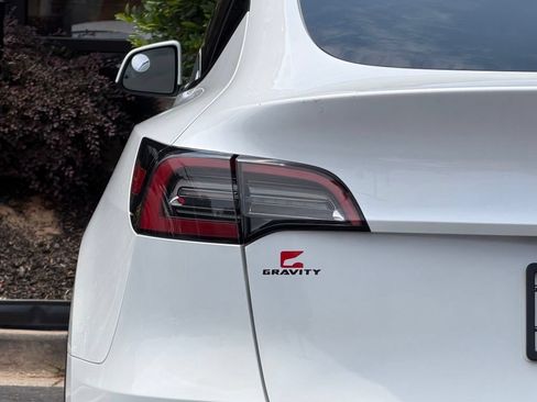 Used 2023 Tesla Model Y Long Range AWD/4WD image 15