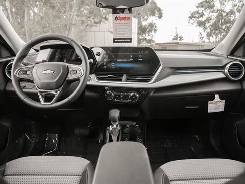 New 2026 Chevrolet Trax LT w/ Driver Confidence Package image 54