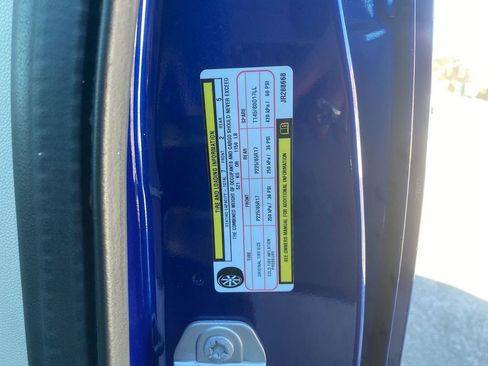 Used 2018 Dodge Grand Caravan SE w/ UConnect Hands-Free Group image 32