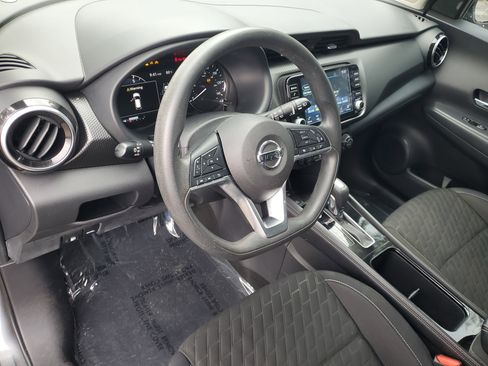 Certified 2021 Nissan Kicks SV image 13