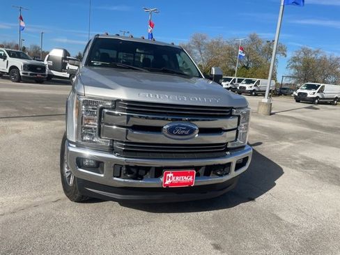 Used 2017 Ford F250 Lariat w/ Lariat Value Package image 3