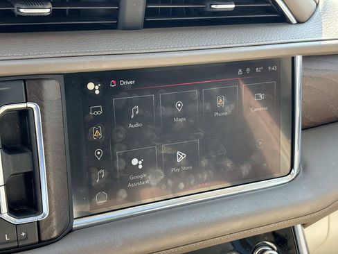Used 2023 GMC Yukon Denali AWD/4WD image 25