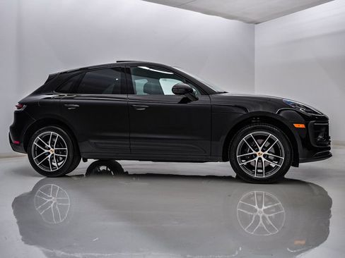 Certified 2026 Porsche Macan AWD/4WD image 9