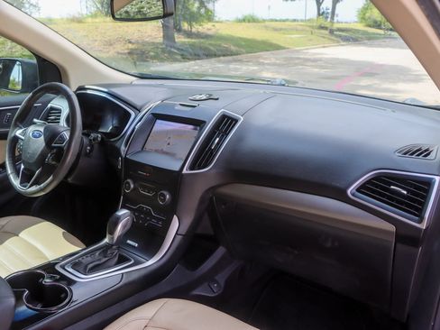 Used 2018 Ford Edge SEL w/ Equipment Group 201A FWD image 22