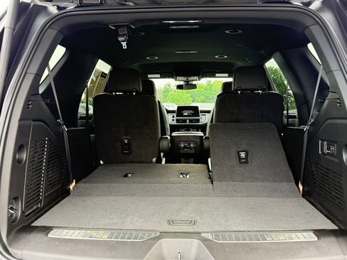 Used 2022 GMC Yukon AT4 AWD/4WD image 7