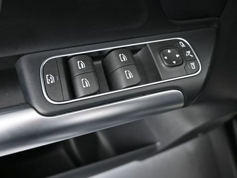 New 2025 Mercedes-Benz GLA 250 4MATIC image 13
