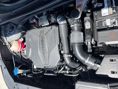 Used 2023 Hyundai Santa Fe Limited image 31