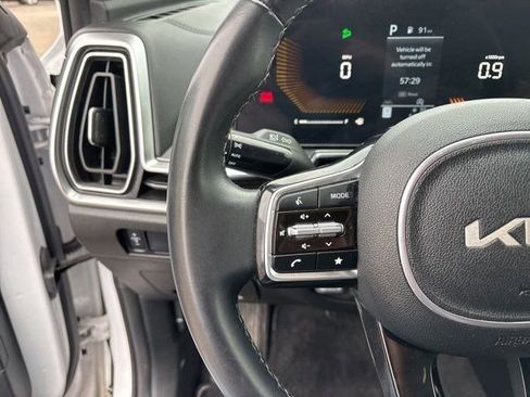 Used 2024 Kia Sorento S image 17