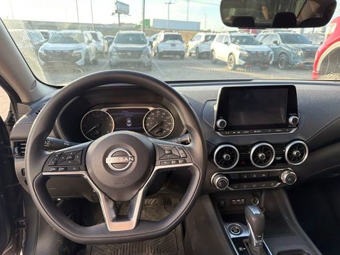Used 2025 Nissan Sentra SV w/ Trunk Package FWD image 9