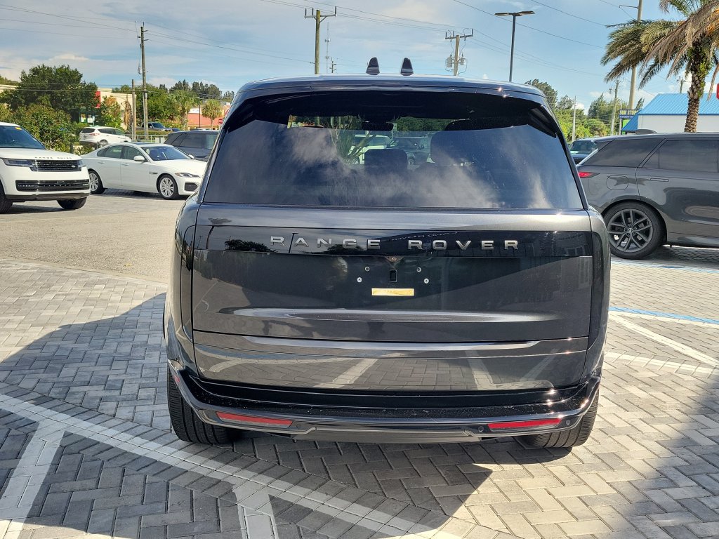 Certified 2025 Land Rover Range Rover SE AWD/4WD image 4