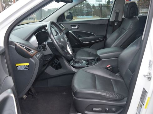 Used 2017 Hyundai Santa Fe Limited image 19