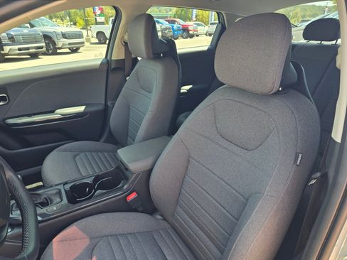 Used 2025 Kia K4 EX FWD image 12