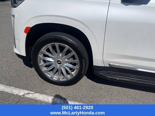 Used 2022 Cadillac Escalade Premium Luxury AWD/4WD image 13